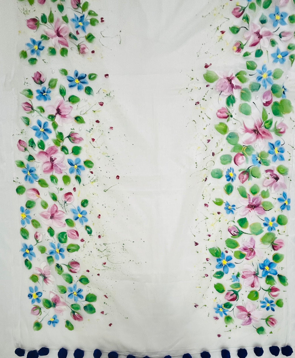 White Kota Doria saree : Phoolon ki komal Saaz
