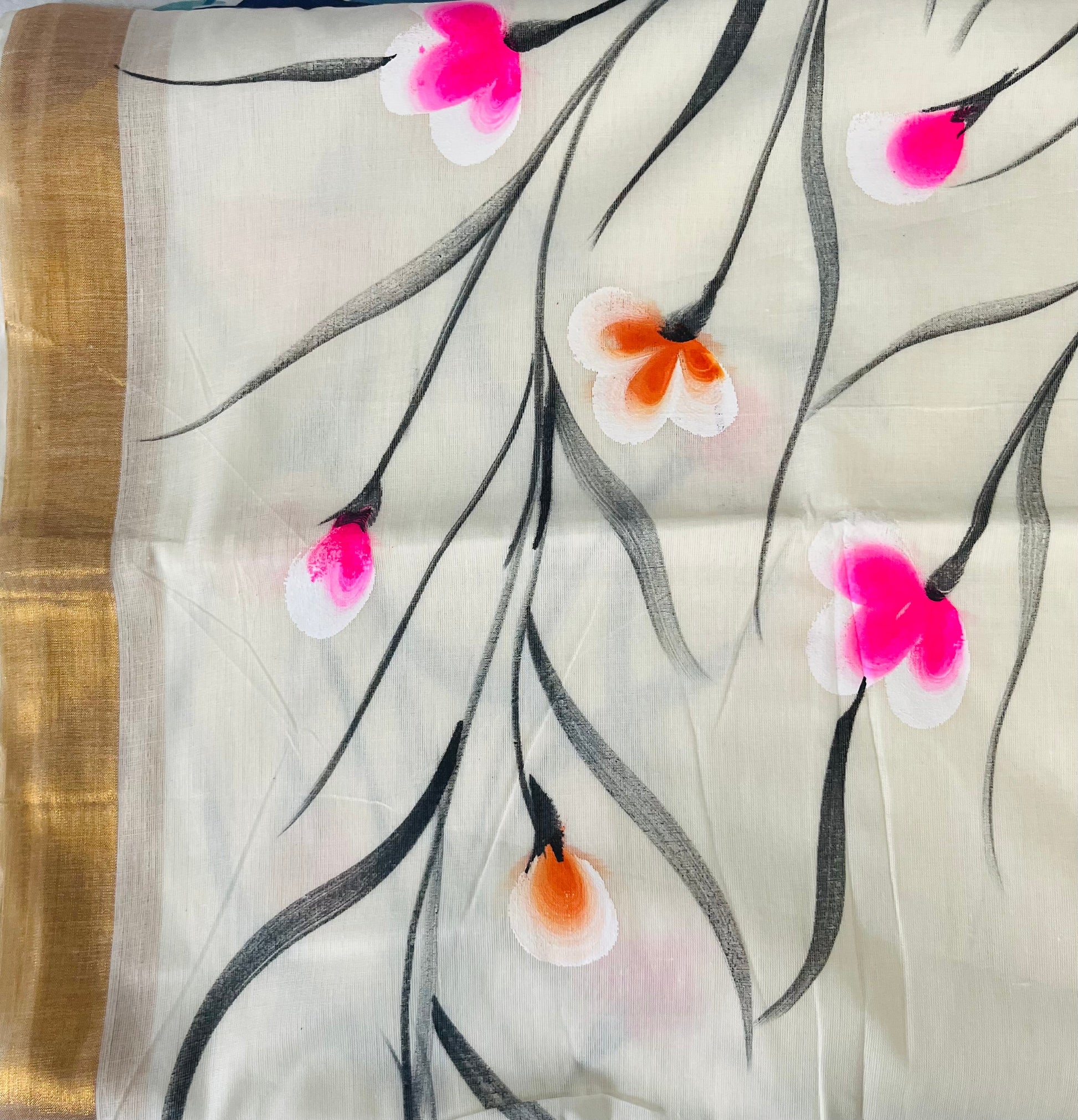 Off white floral Kerala kasavu saree “Phoolo ki boli “