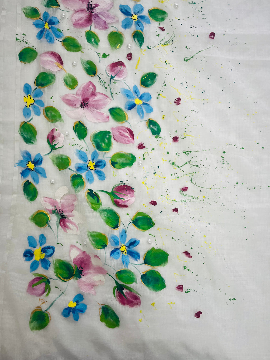 White Kota Doria saree : Phoolon ki komal Saaz
